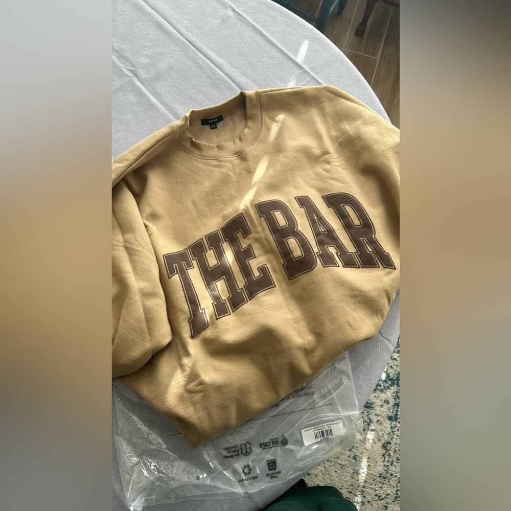 The Bar Varsity Sweatshirt Chocolate Chip XXL